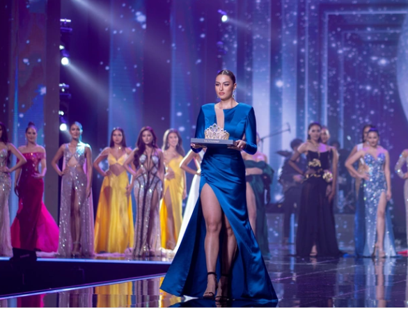Giảm cân thành công Hoa hậu hoàn vũ Thái Lan khoe sắc sáng bừng trên sân khấu  - Ảnh 3